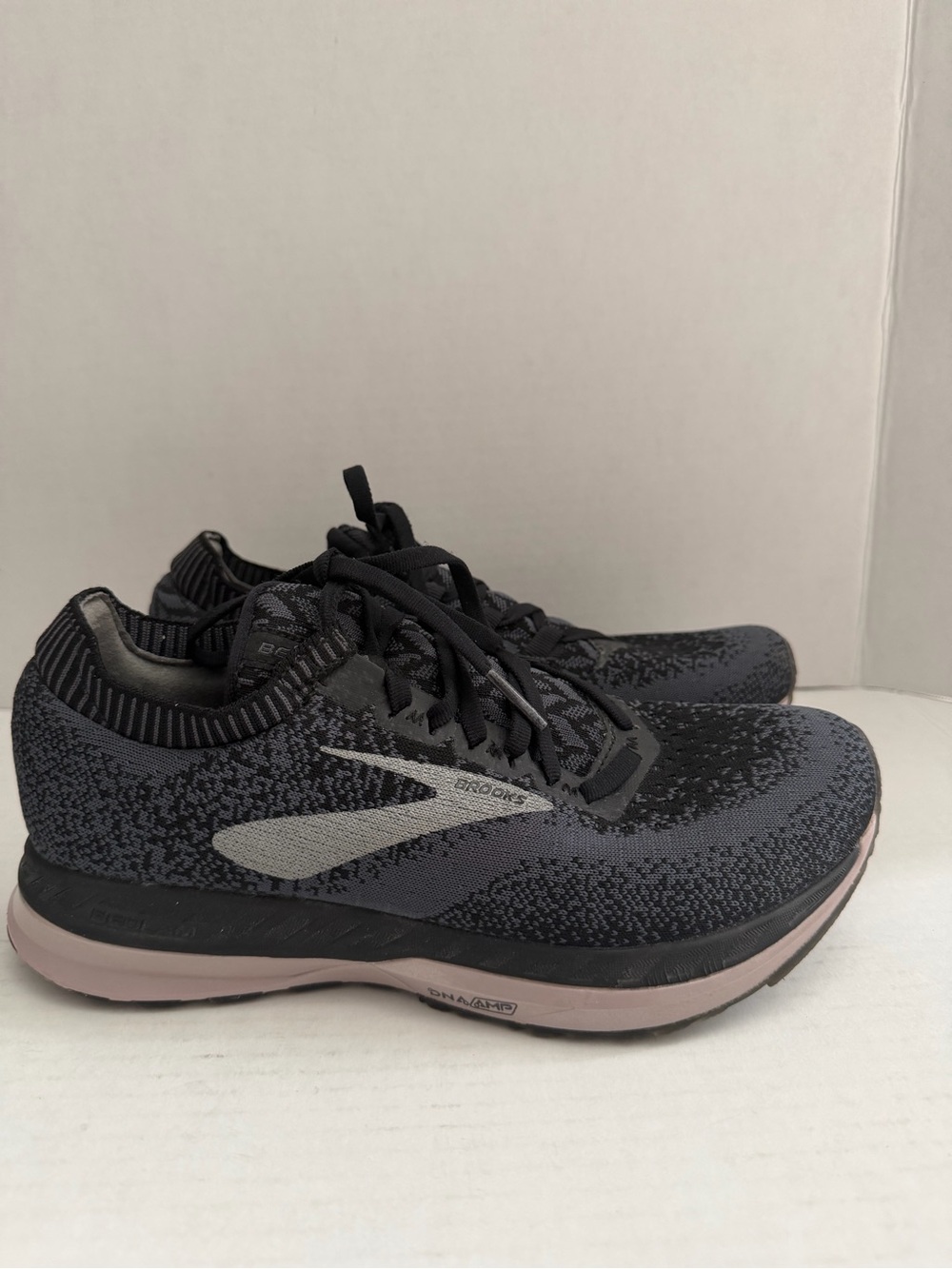 Brooks Dark Gray Knit Running Shoes with Light Pink Sole